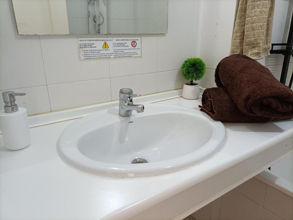 Suites Center Recinto Ferial ฟูเอนฮิโรลา ภายนอก รูปภาพ